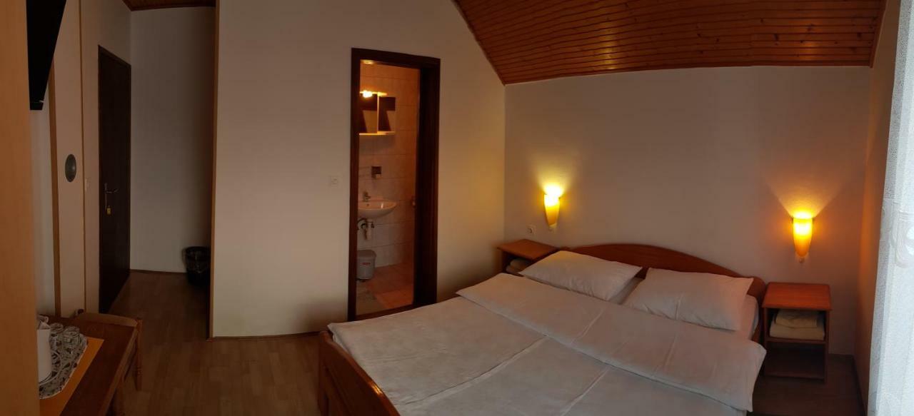 فندق House Anamarija سيليست دريزنيكو المظهر الخارجي الصورة