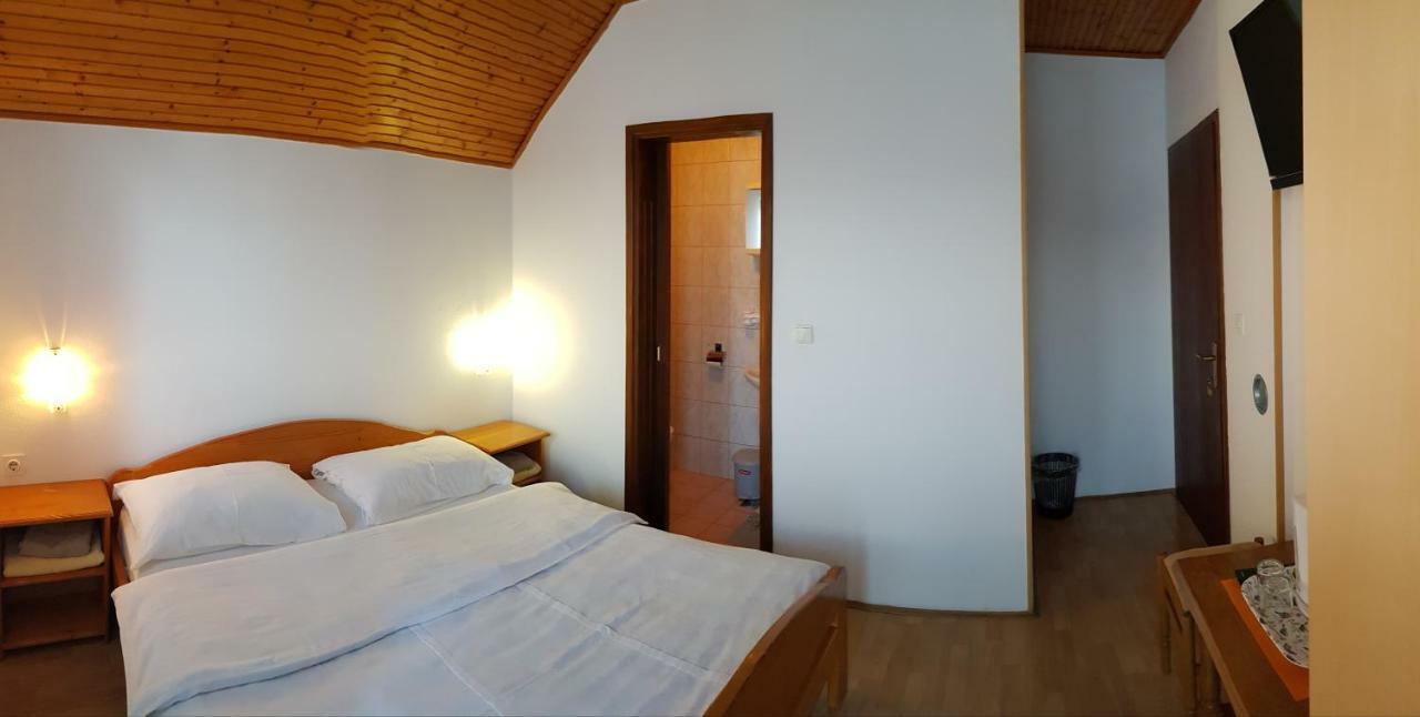 فندق House Anamarija سيليست دريزنيكو المظهر الخارجي الصورة